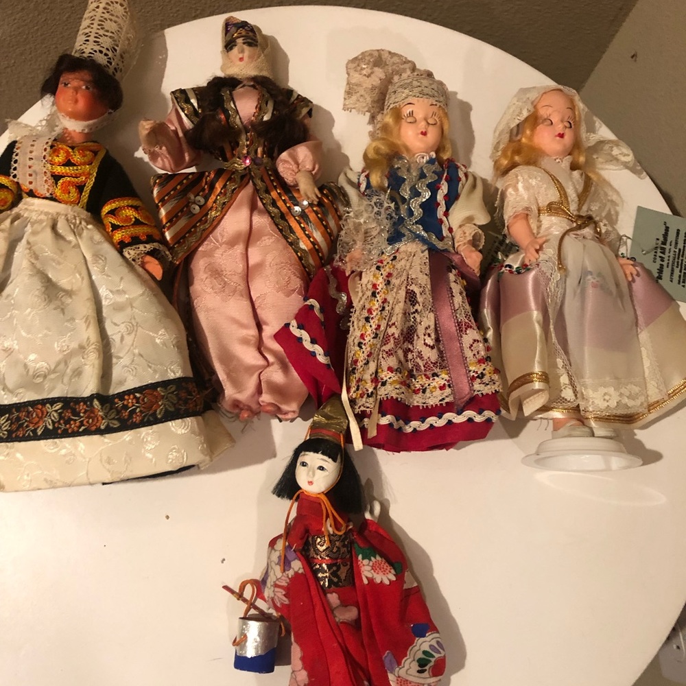 5 Random Vintage Dolls